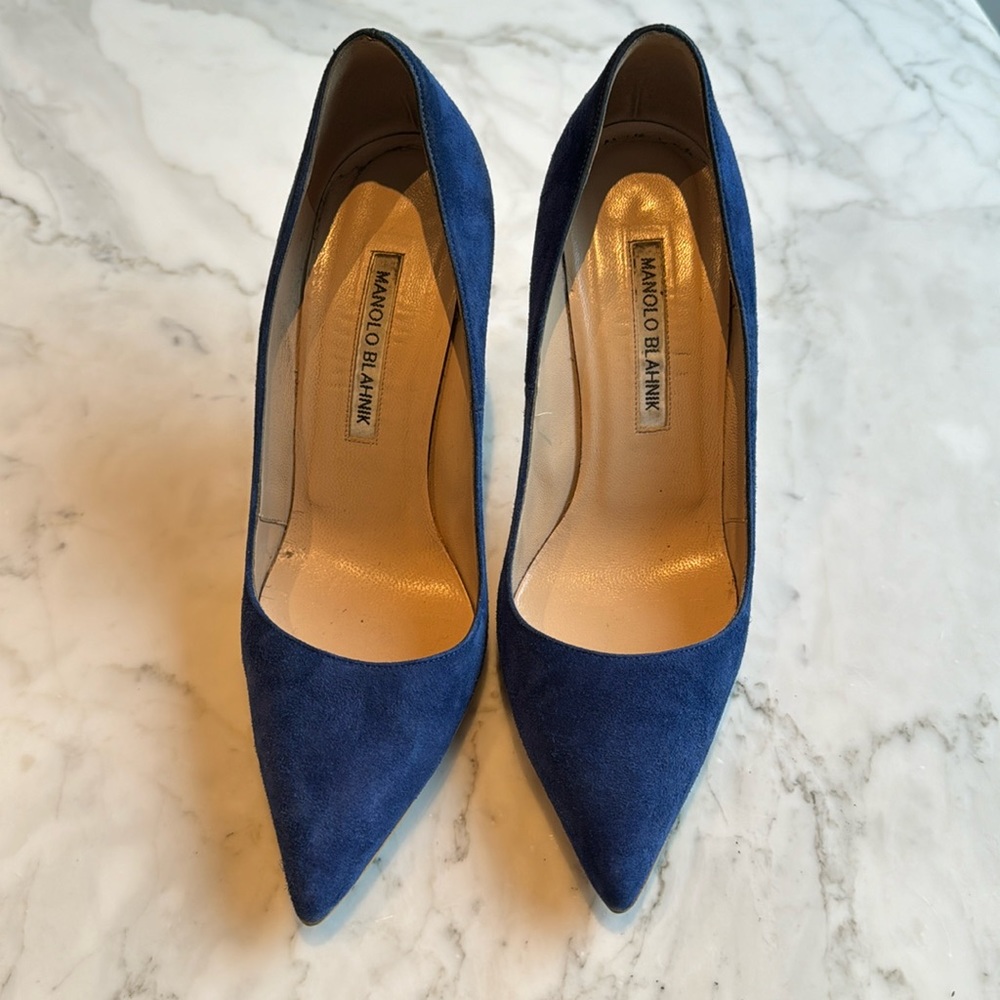 Manolo Blahnik Cobalt BB Suede Heels